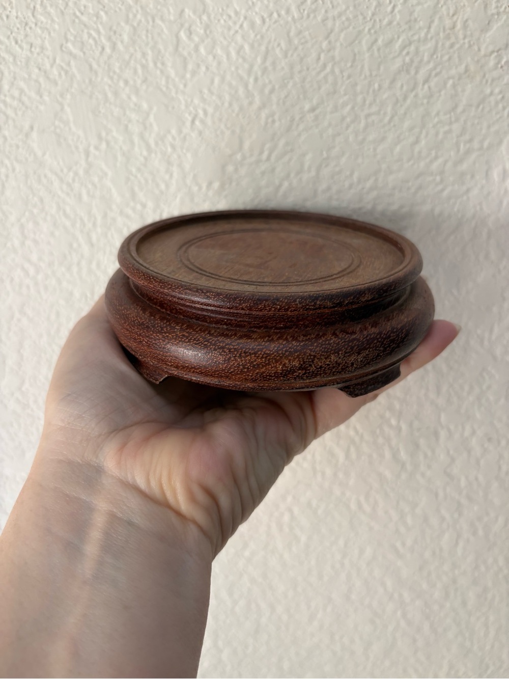 Round Wooden Display Stand - Rich Brown